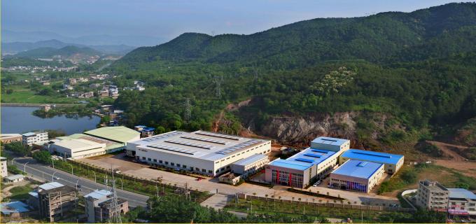 Puissante scie hydraulique de d&eacute;chets pour les pelles de 12 &agrave; 14 tonnes avec Hardox 450 couleur personnalisable 2